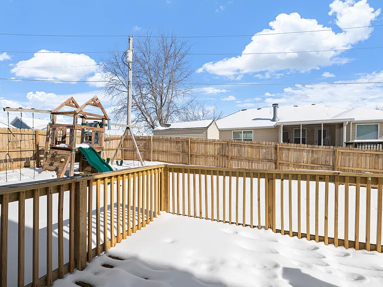 826 S Hickory Ln — Photo 17