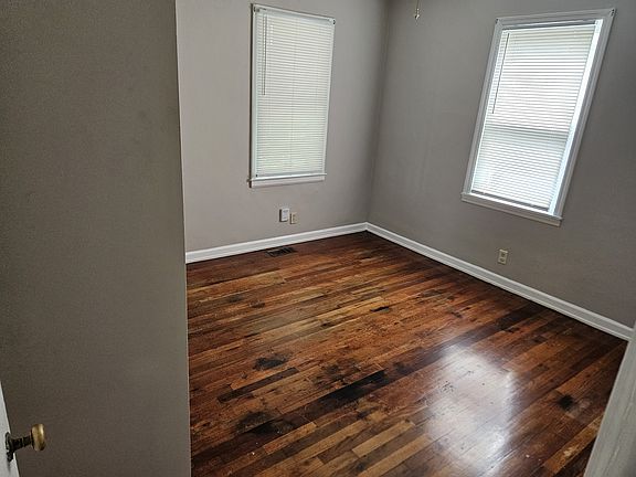 3rd image of 203 Moberly Ave