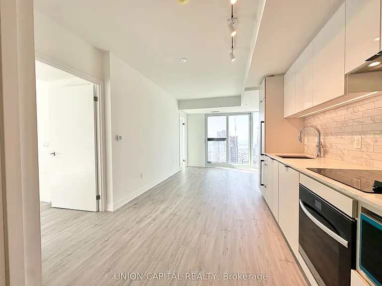 252 Church St #5511 — Photo 5