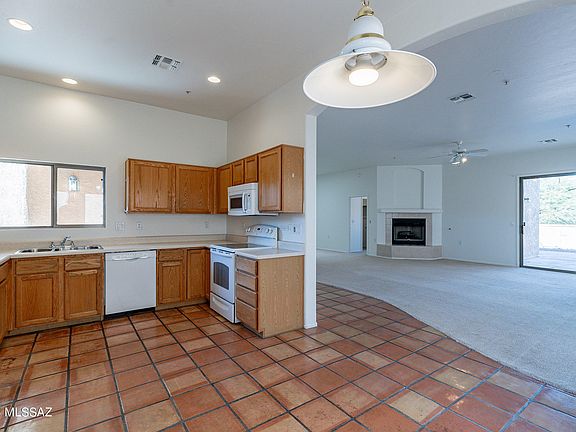 5th image of 442 W Pecan Valley Dr