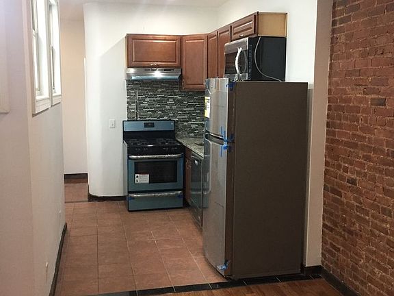 3rd image of 167 E 106th St #4E4