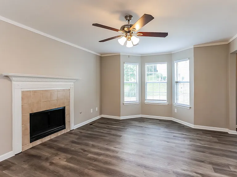 7317 Essex Dr — Photo 7