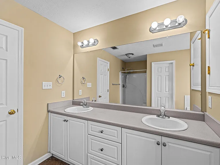 7598 Pleasantville Way — Photo 42