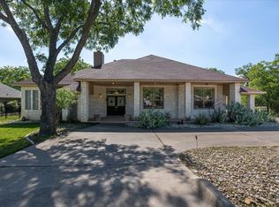 9404 Gimme Ct, Granbury, TX 76049