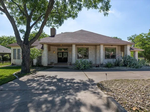 9404 Gimme Ct, Granbury, TX 76049