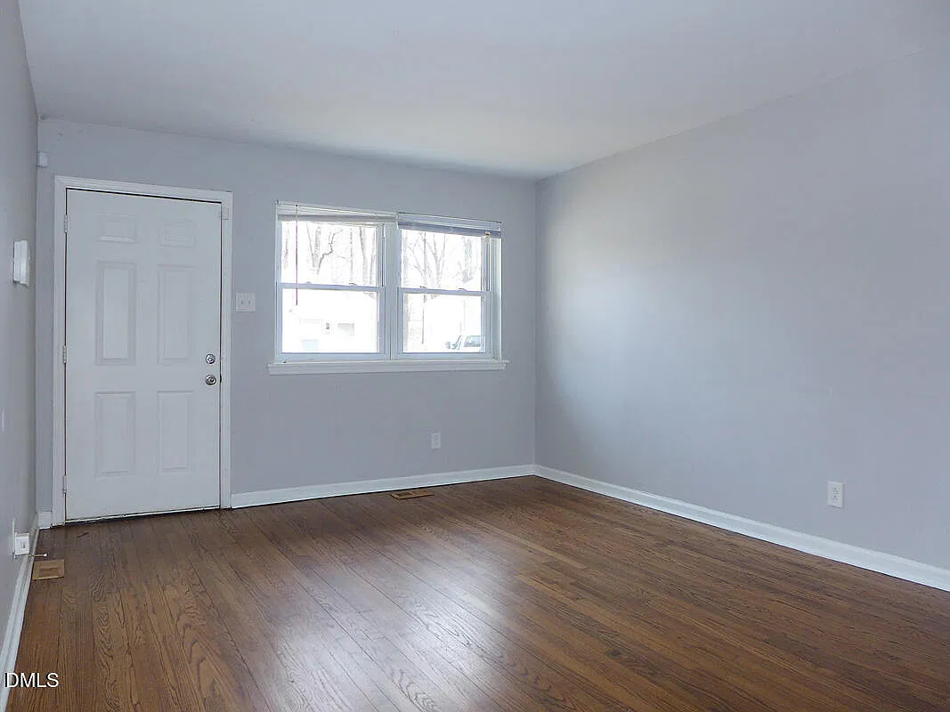 2 bed, 1.0 bath, 800 sqft, $1,195 — Photo 3