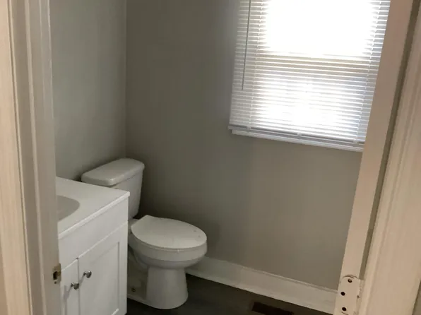 419 W 5th Ave, Raeford, NC 28376