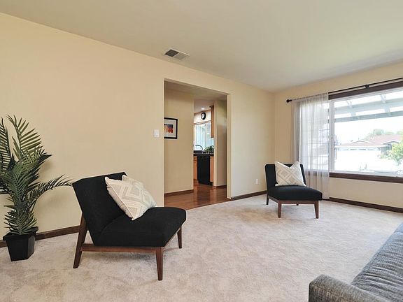 4th image of 5188 Derek Dr