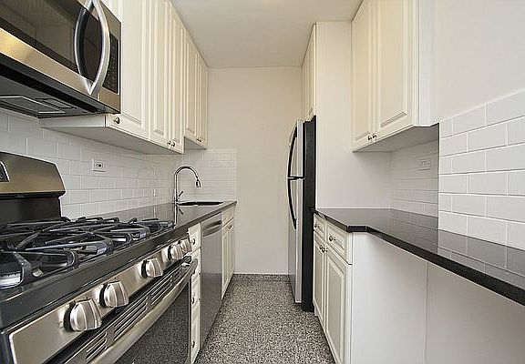 5th image of 420 E 64th St APT E7j