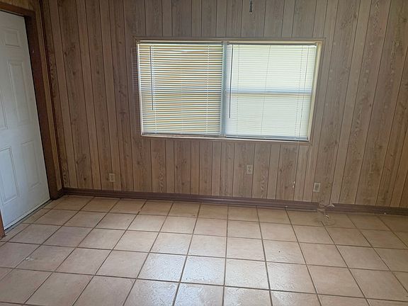 4th image of 3633 Island Rd
