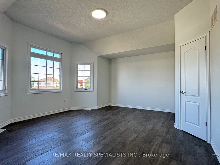 505 Bridlewreath Ct #UPPER LVL — Photo 24