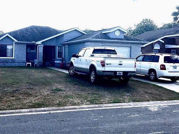 3rd image of 204 Olivewood Ct