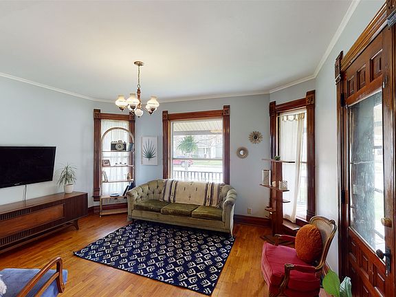 5th image of 629 S 7th St