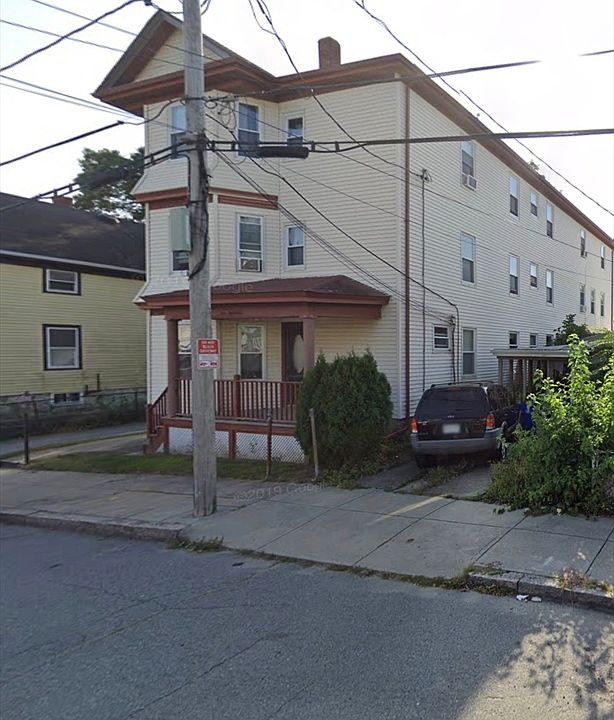 2nd image of 117 Irving St