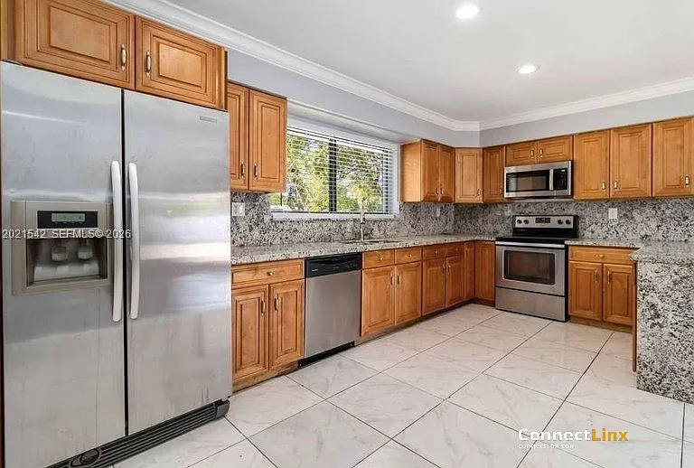 913 SW 49th Ave — Photo 11