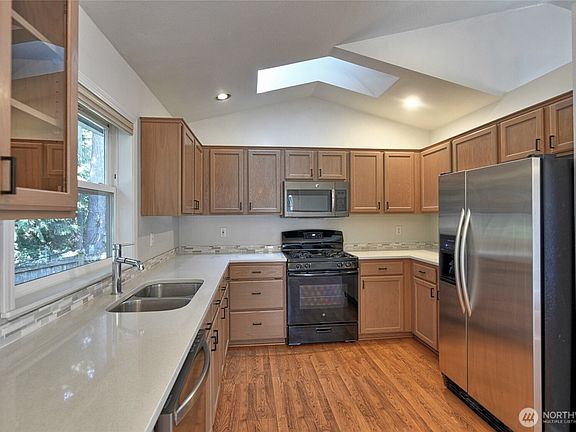 3rd image of 5726 East Drive