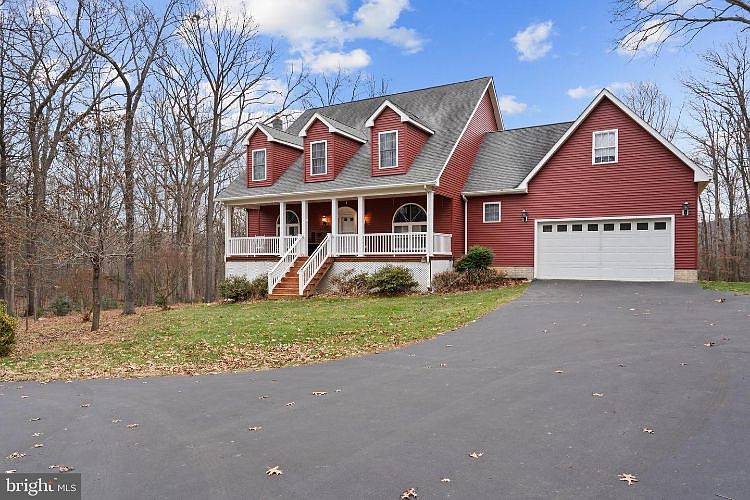 1st image of 384 Dogwood Ln