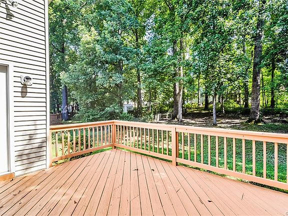 4th image of 9612 Rainbrook Dr