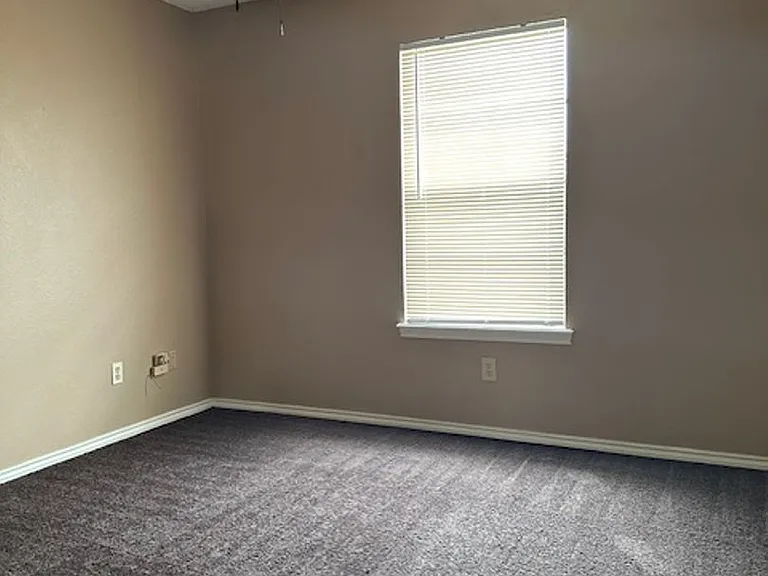 620 E Upas Ave — Photo 7