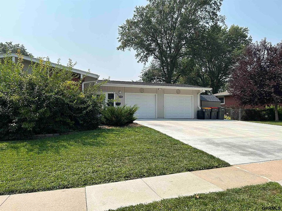 1st image of 7135 York Ln