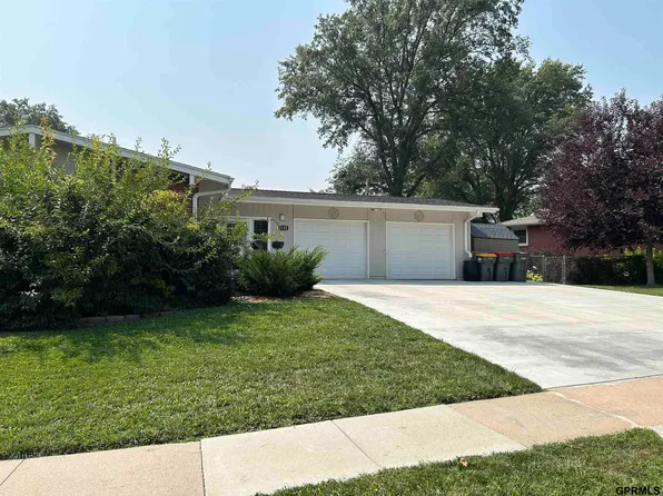 7135 York Ln, Lincoln, NE 68505