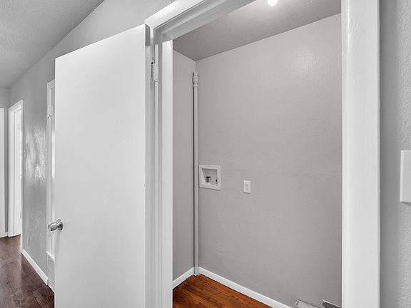 5th image of 413 Shaw St