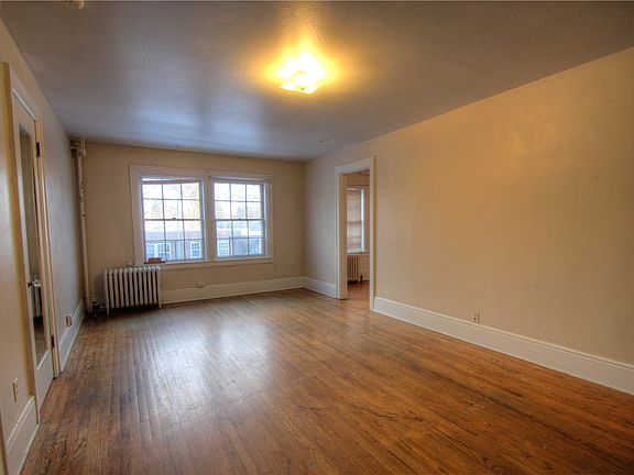 5th image of 439 University Ave APT 28