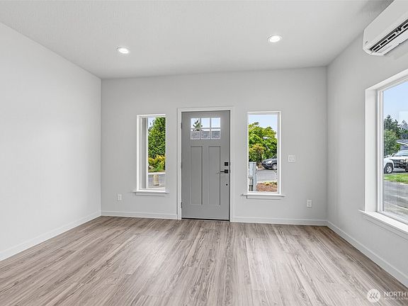 5th image of 210 Glengate Street