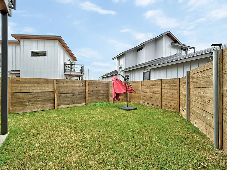 201 Tillery Sq #2 — Photo 16