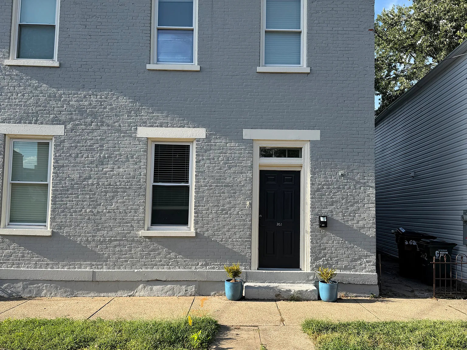 3 bed, 2052 sqft, $2,495 — Photo 2