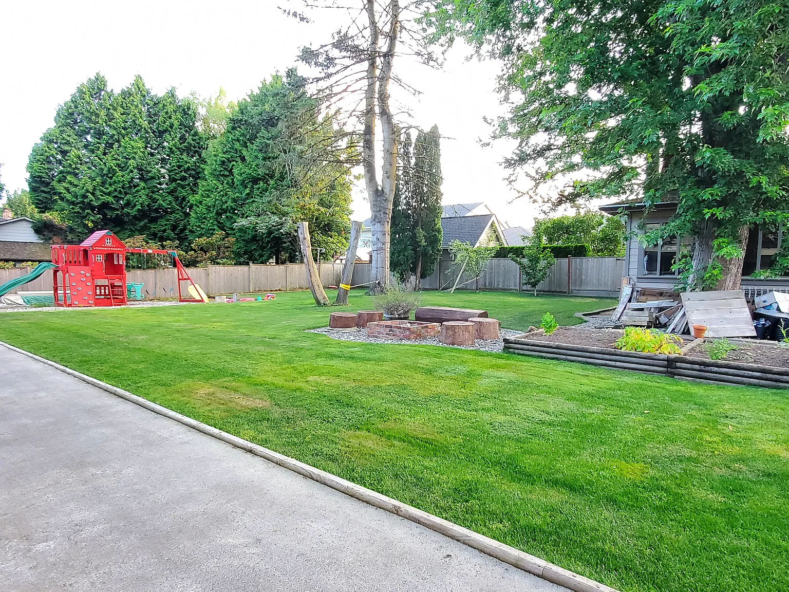 5 bed, 3900 sqft, $6,000 — Photo 3
