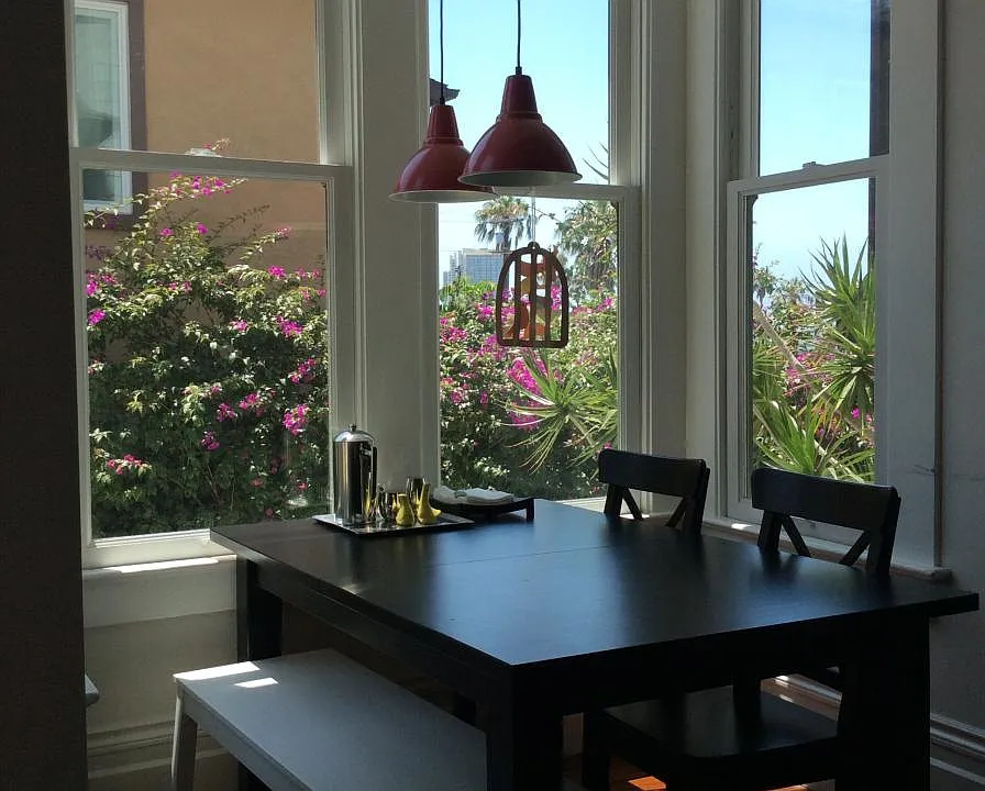 eat in kitchen nook