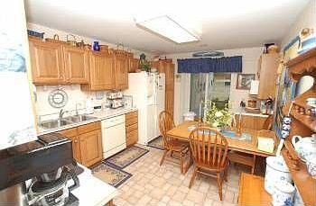 3rd image of 1909 Cheryl Ln