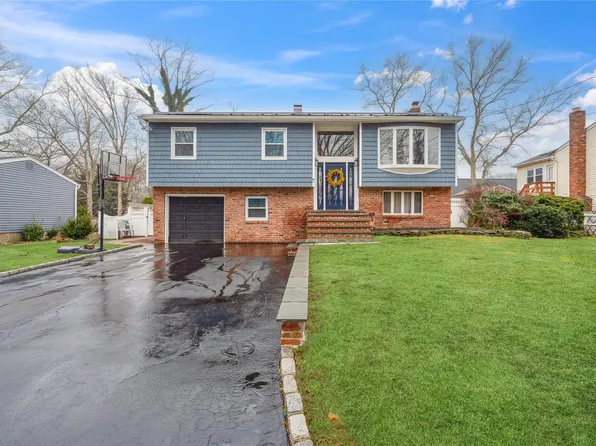 108 Hawkeye Street, Ronkonkoma, NY 11779