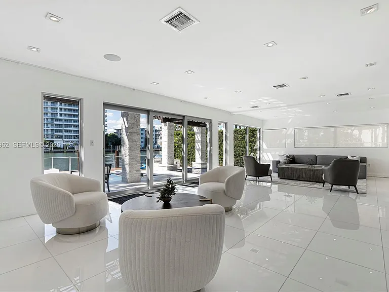 9380 Bay Dr — Photo 21