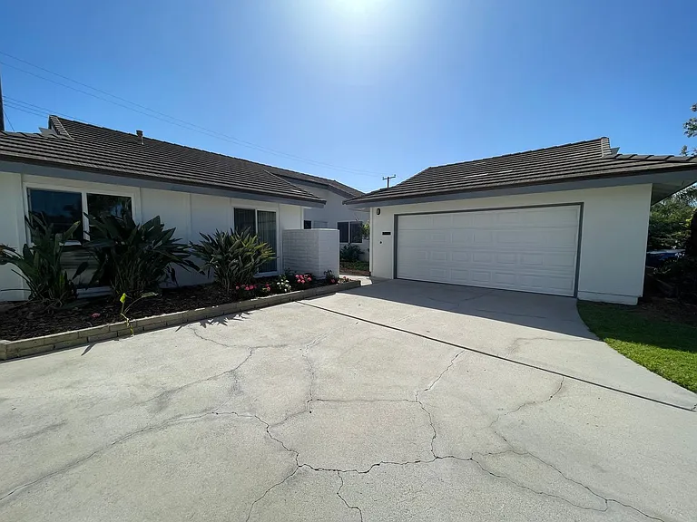 9192 Christine Dr — Photo 37