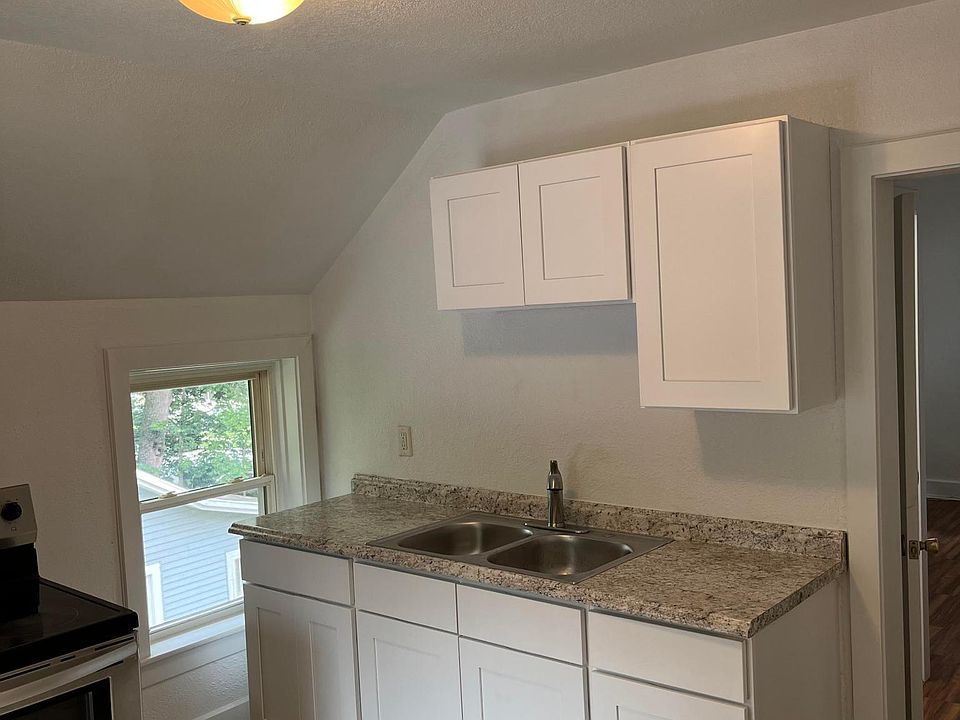 135 Lake St Pewaukee WI Zillow