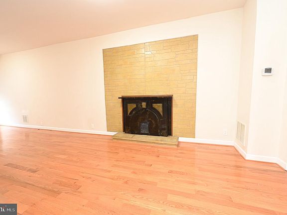 3rd image of 120 N Kenwood Ave