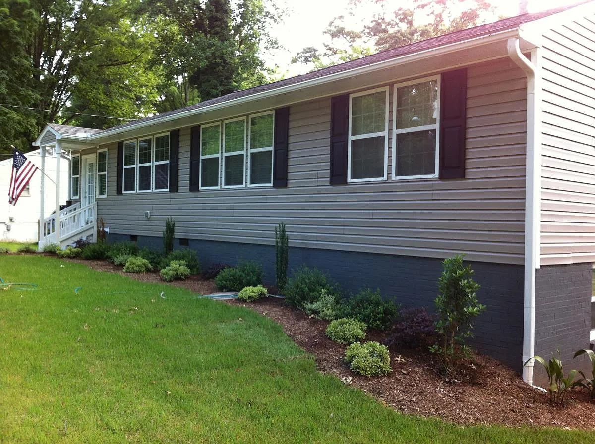 Side view! - 2007 Watkins St