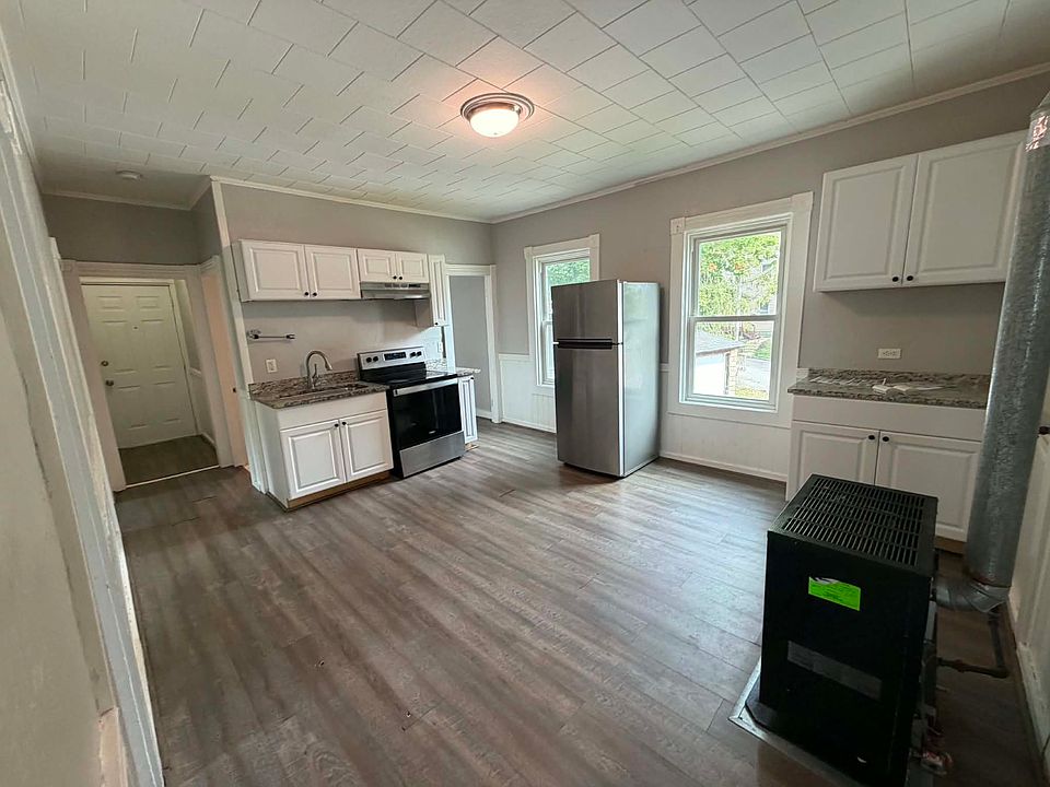 1st image of 34 Esther St #2