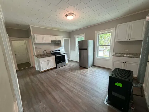 34 Esther St #2, Worcester, MA 01607