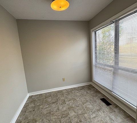 3rd image of 501 Pungo Pl