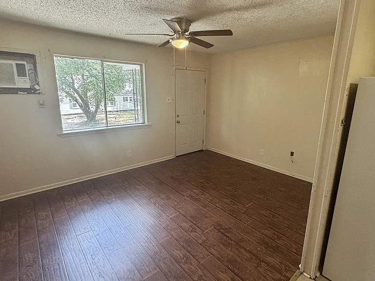 211 Hodge St #208 — Photo 6