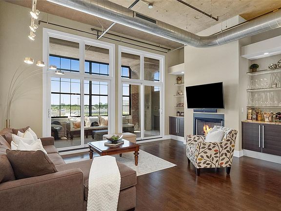 3rd image of 4100 Forest Park Ave APT 314