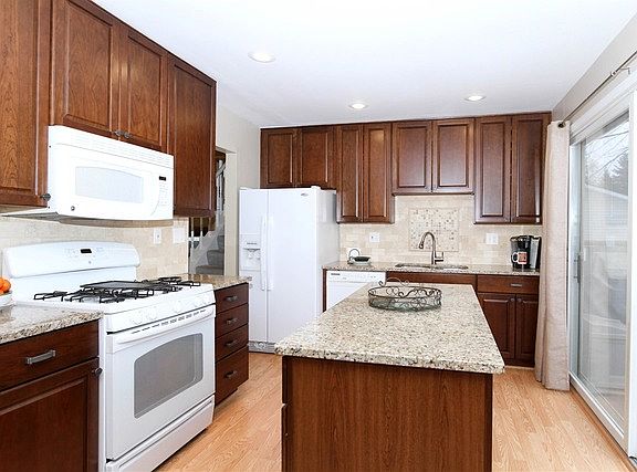5th image of 505 Andrew Ln