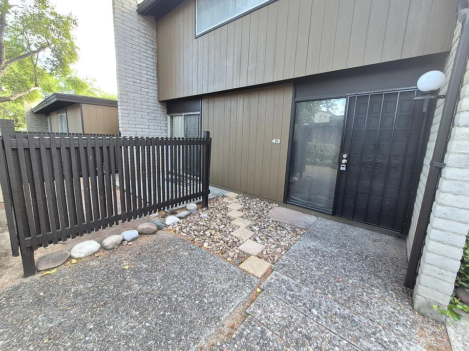 5701 E Glenn St #43