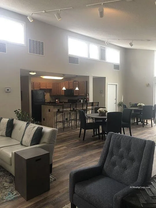 Sutters Mill Apartments — Photo 4