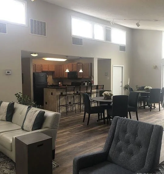 Sutters Mill Apartments — Photo 4