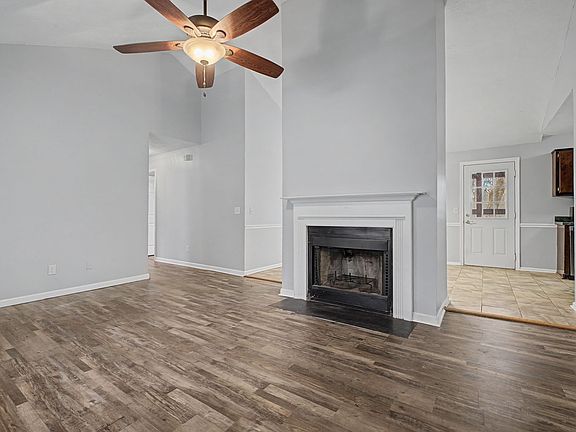 4th image of 310 Gay Winds Dr