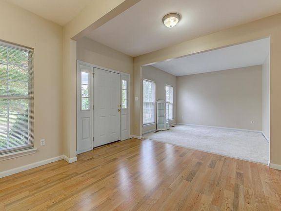 4th image of 916 Cypress Trl
